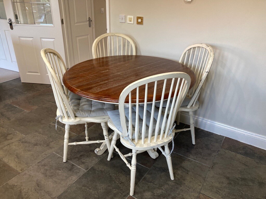 Content image for Dining Tables & Chairs: Create Family Moments